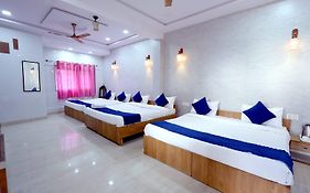 Basil Inn Homestay - Walk-In Distance To Taj Mahal